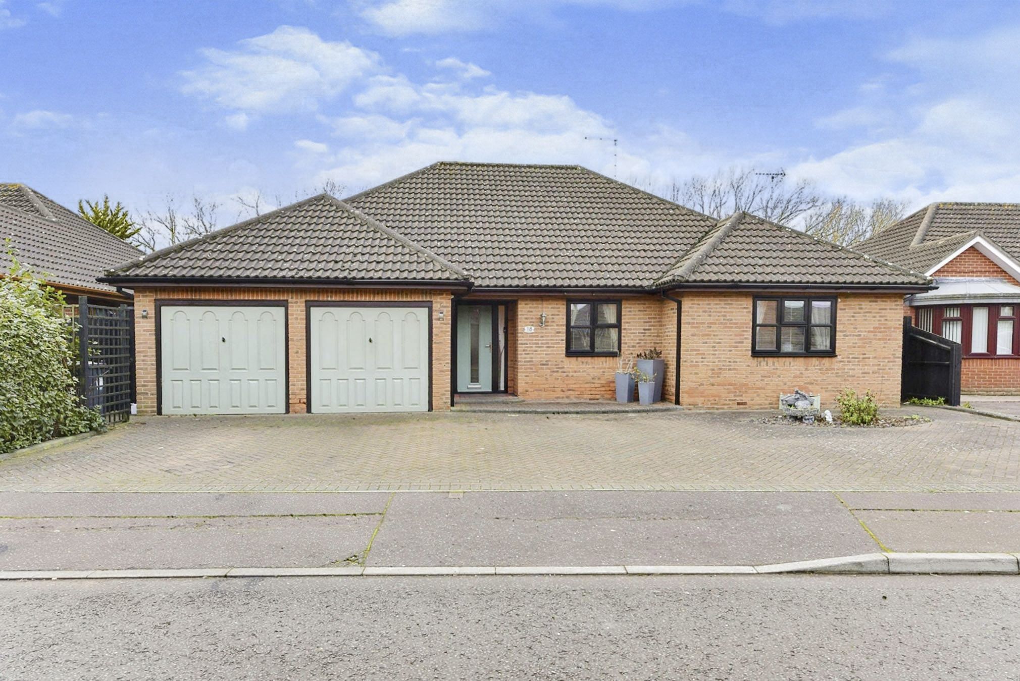 3 bed detached bungalow for sale in Riverside Mead, Peterborough PE2