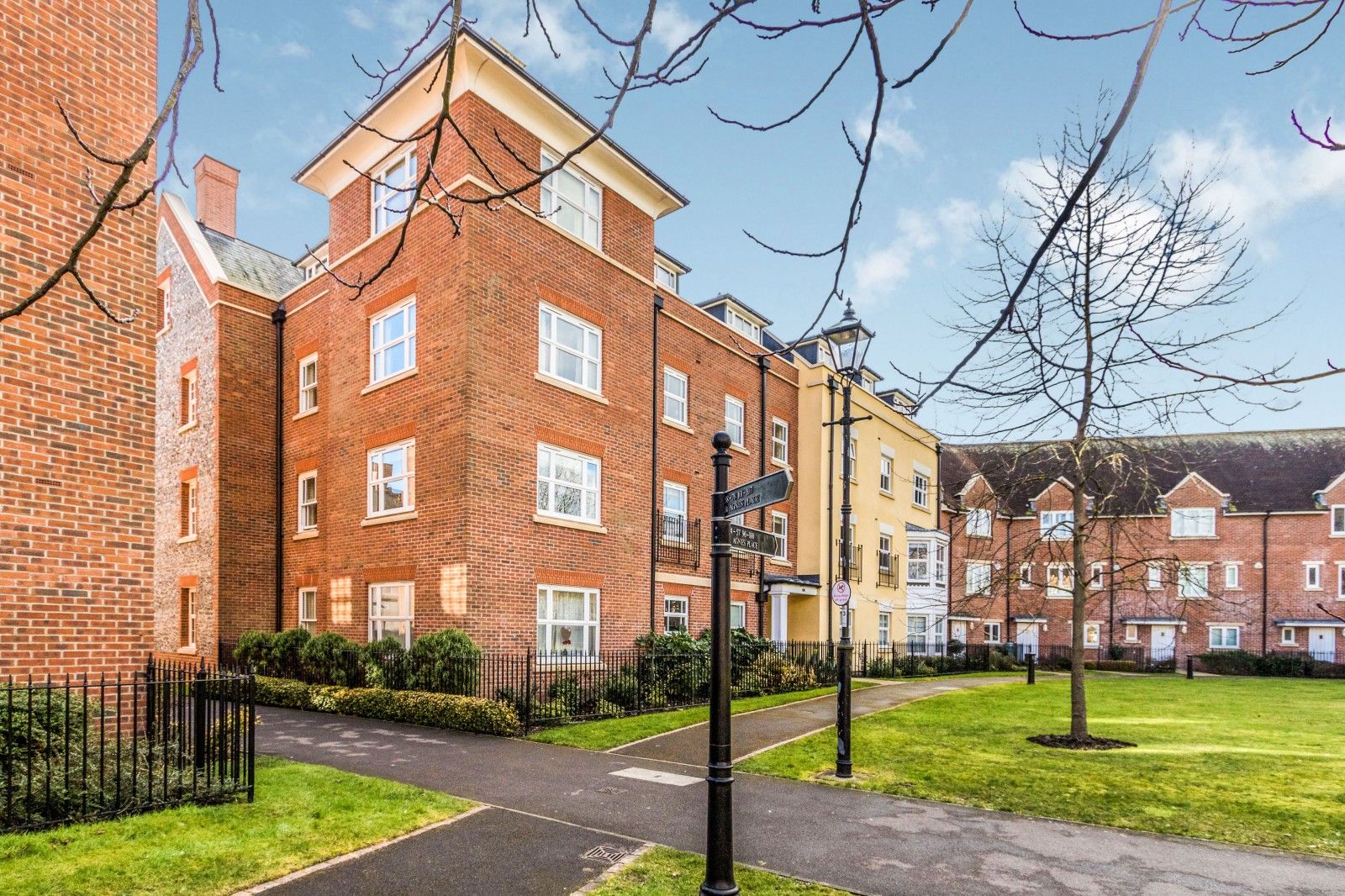 3 bed flat to rent in St. Agnes Place, Chichester PO19 Zoopla