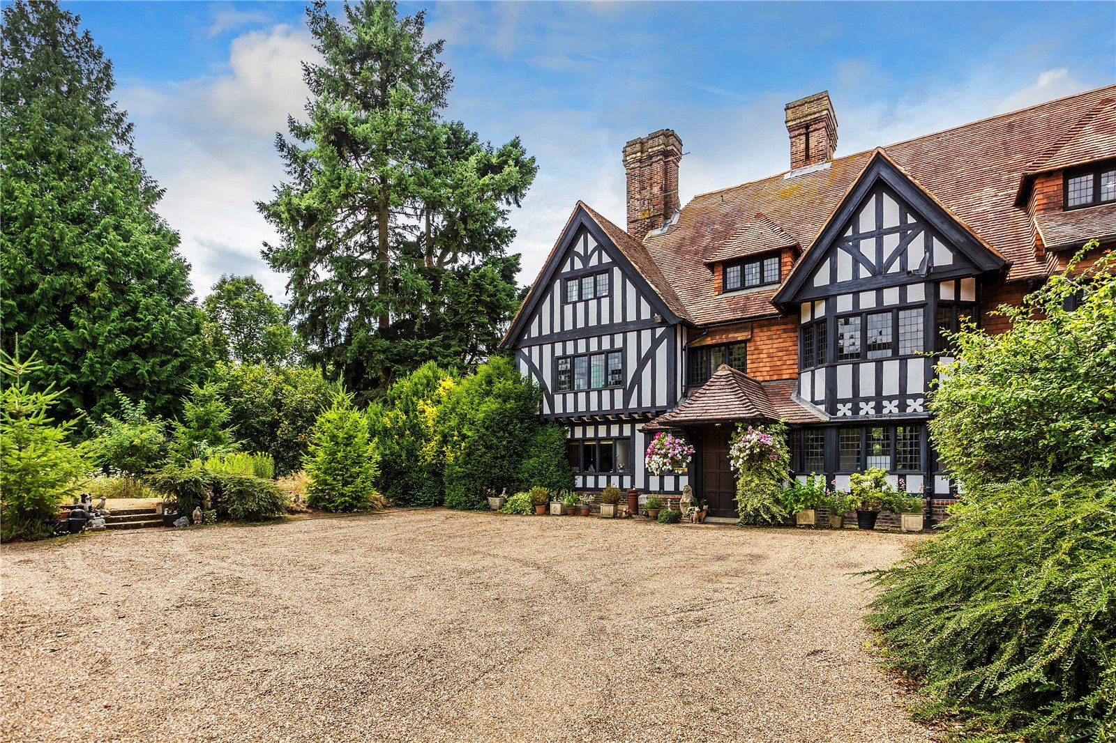 6 bed semidetached house for sale in High Street, Limpsfield, Oxted