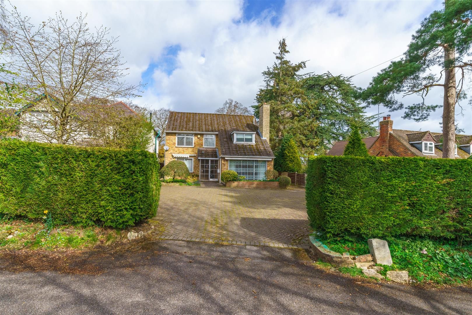 3 bed detached house for sale in Heathfield Road, High HP12