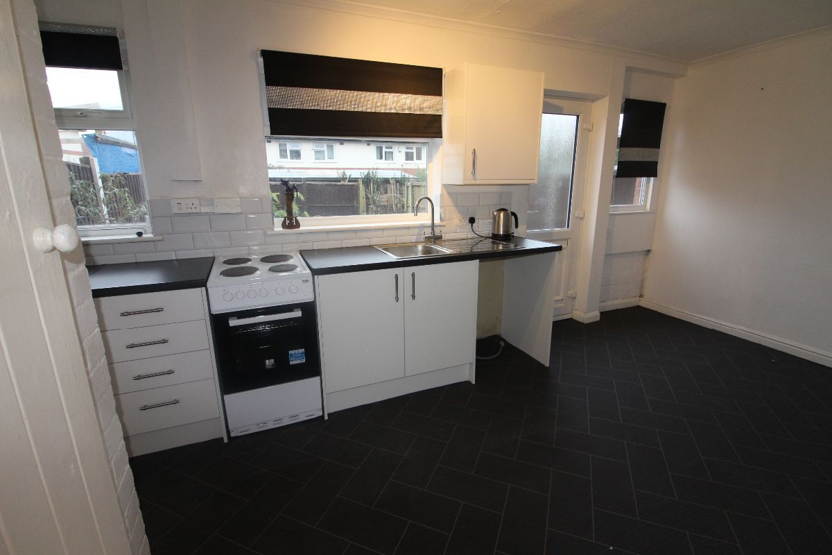 2 bed terraced house to rent in Longford Crescent, Bulwell, Nottingham