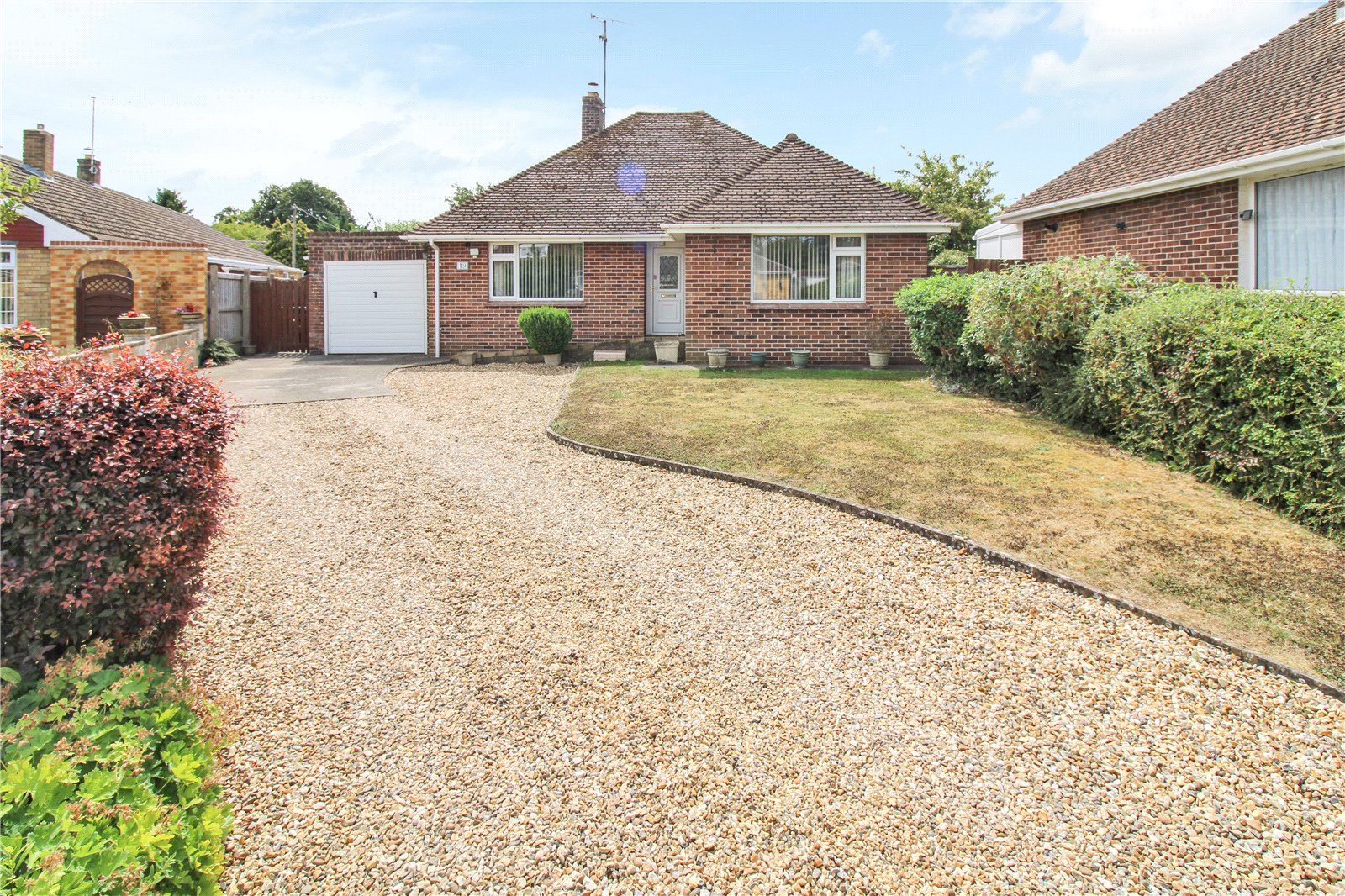 3 bed bungalow for sale in The Beeches, Lydiard Millicent, Swindon