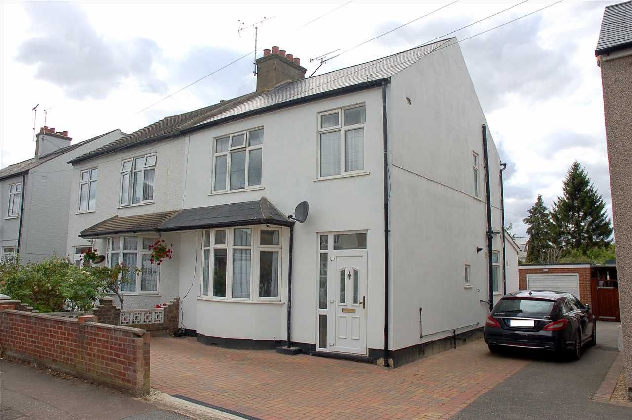 3 bed semidetached house for sale in Goldlay Avenue, Chelmsford CM2