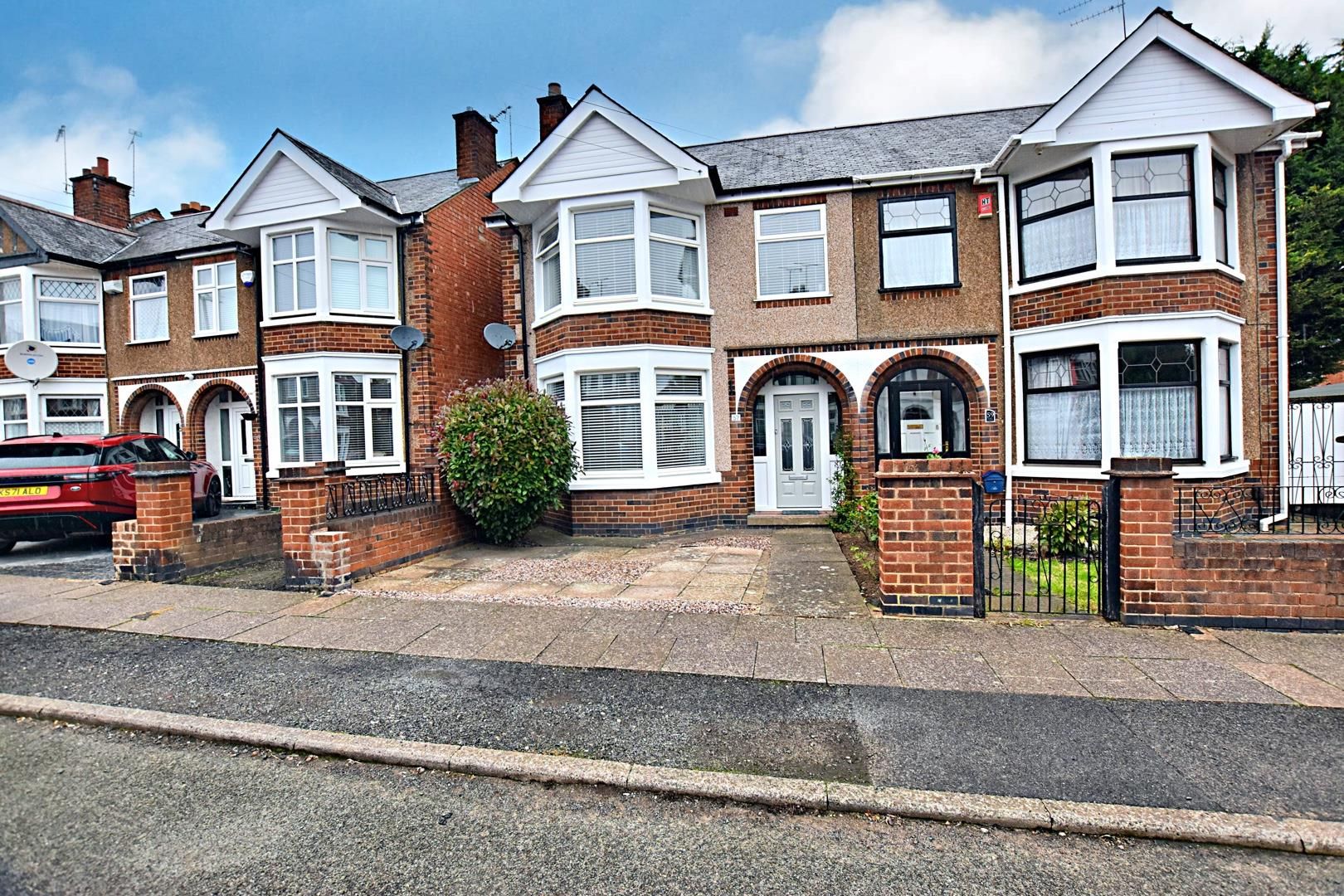3 bed semidetached house for sale in Kempley Avenue, Copsewood
