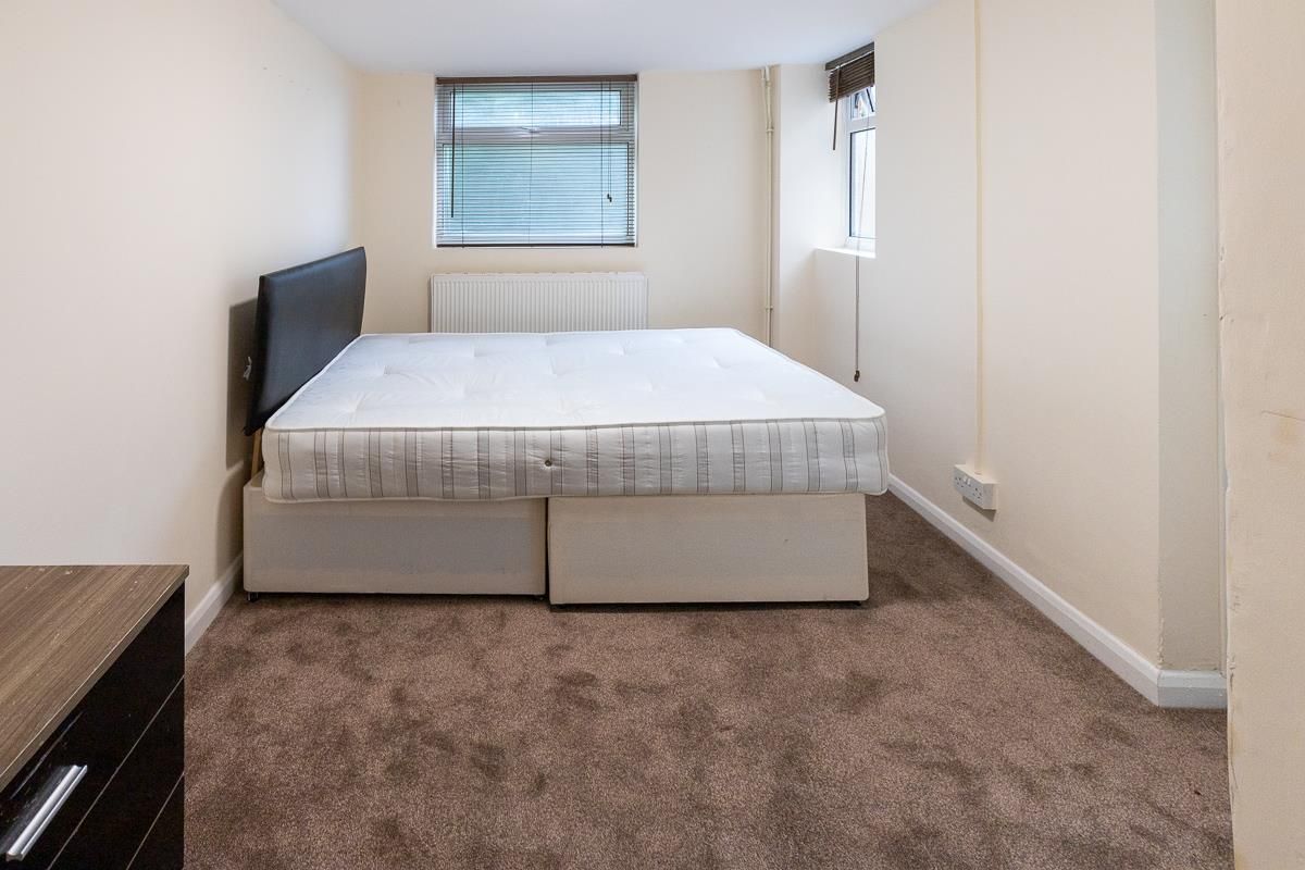 5 bed property to rent in West Road, High HP12 Zoopla