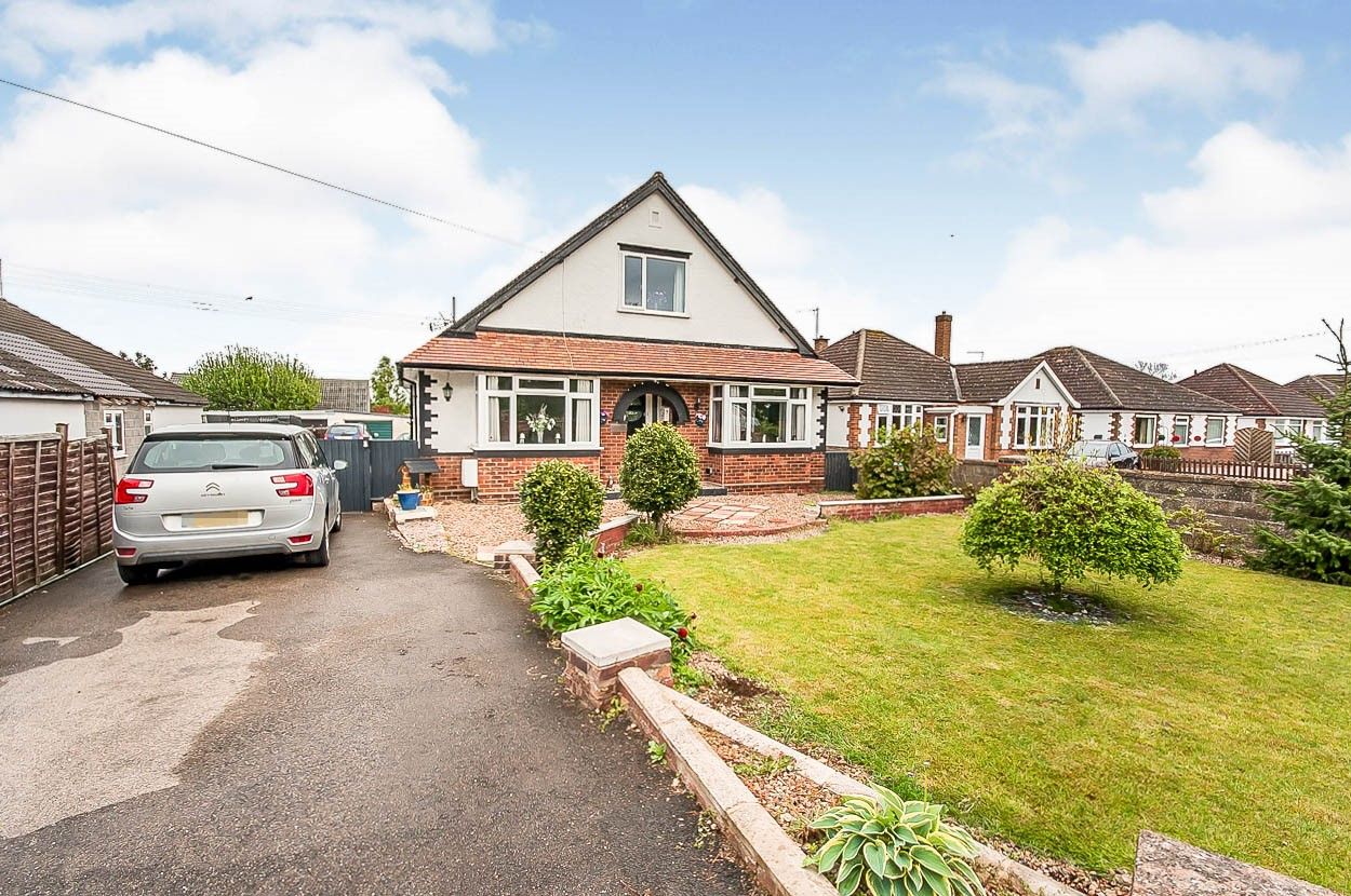 3 bed detached bungalow for sale in Lincoln Road, Leasingham, Sleaford