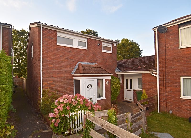 3 bed end terrace house for sale in Schubert Road, Basingstoke RG22