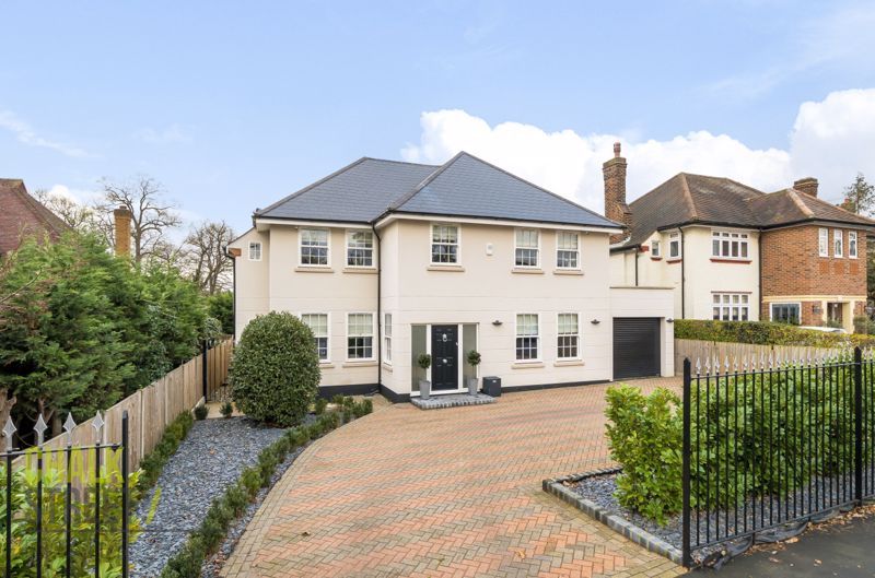 5 bed detached house for sale in Woodlands Avenue, Emerson Park RM11