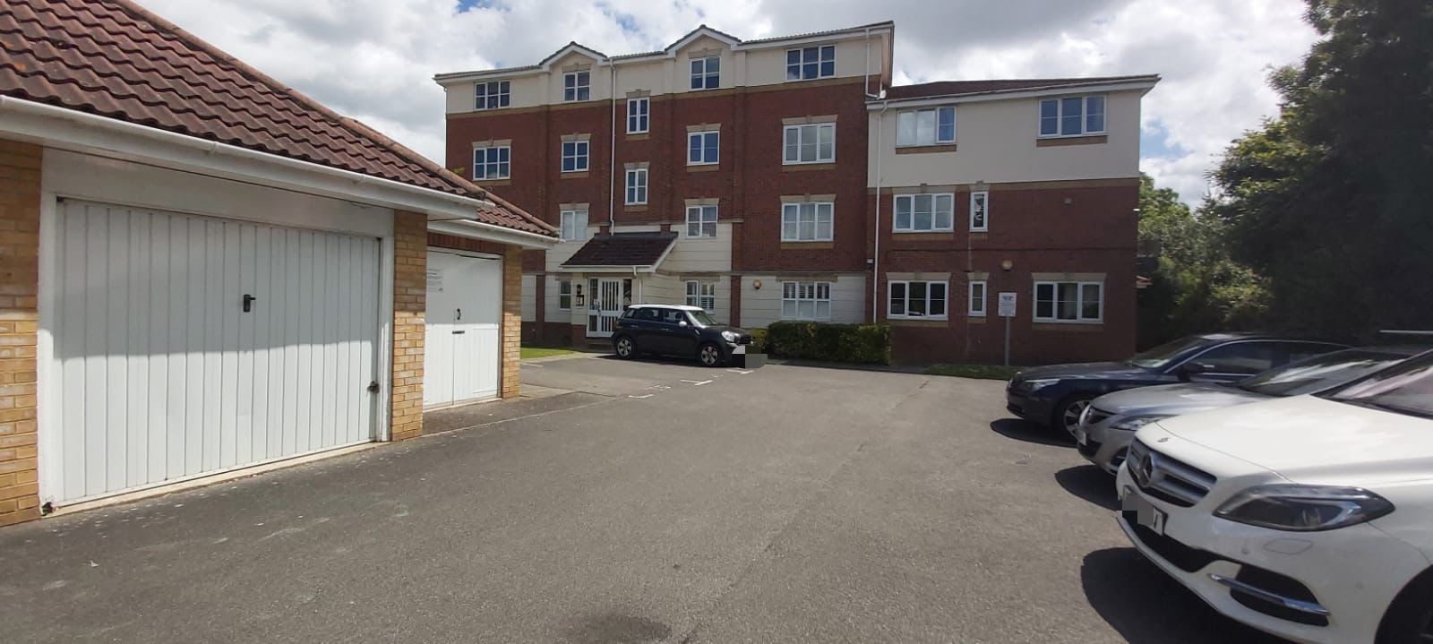 2 bed flat for sale in Cobham Close, Slough SL1 Zoopla