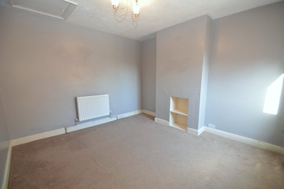 3 bed terraced house to rent in York Road, Kettering NN16 Zoopla