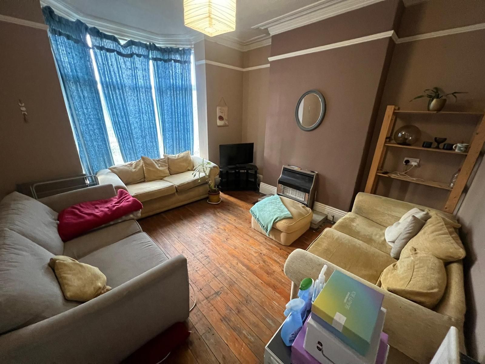 Room to rent in Banstead Terrace East, Leeds LS8 Zoopla