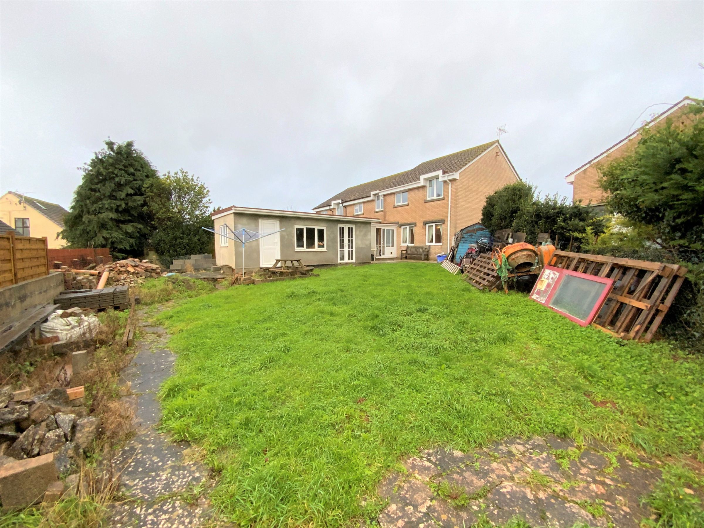 3 bed end terrace house for sale in Queen Elizabeth Drive, Paignton TQ3