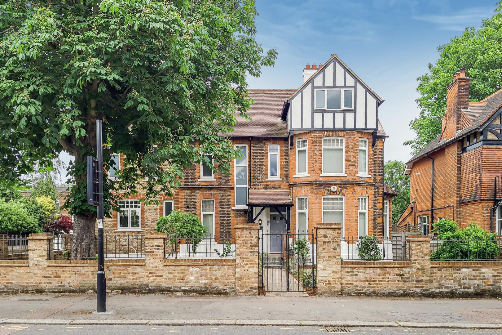 5 bed property for sale in Wellington Road, Enfield EN1 Zoopla