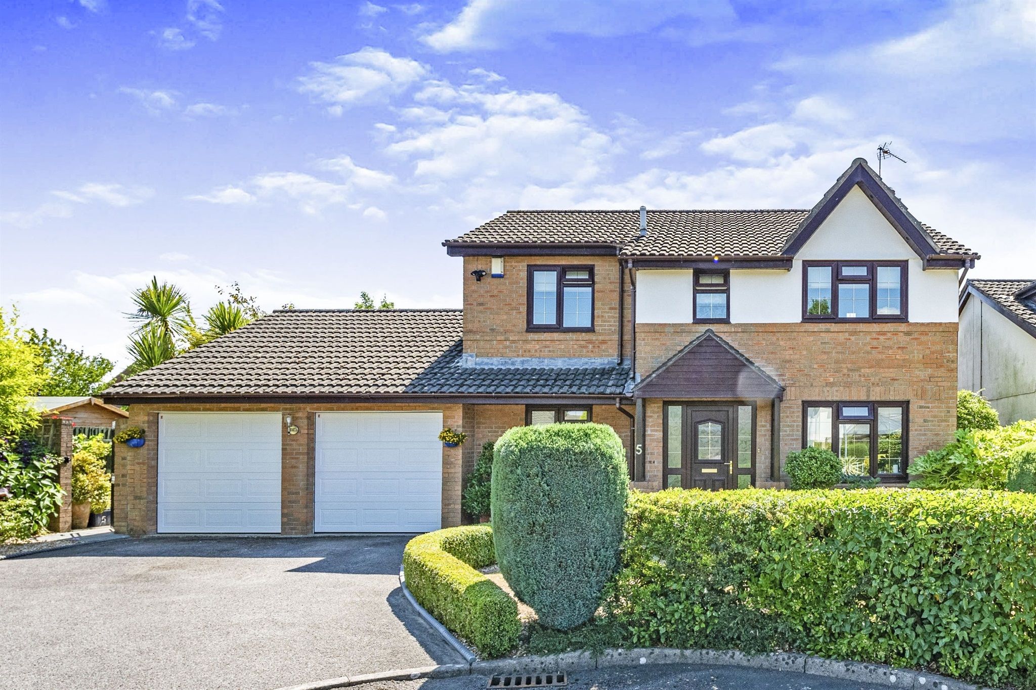 4 bed detached house for sale in Vicarage Gardens, Marshfield, Cardiff