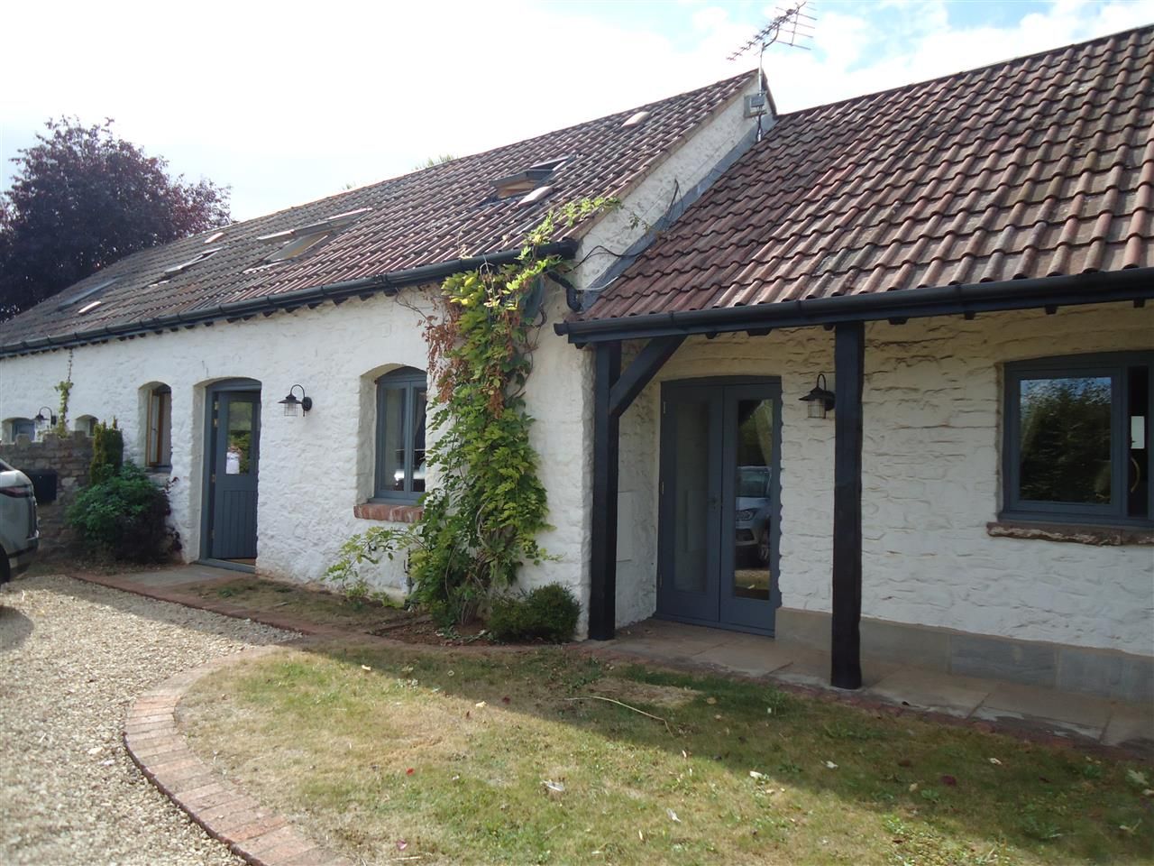 2 bed barn conversion to rent in The Old Stables, Carrow Hill, Caldicot