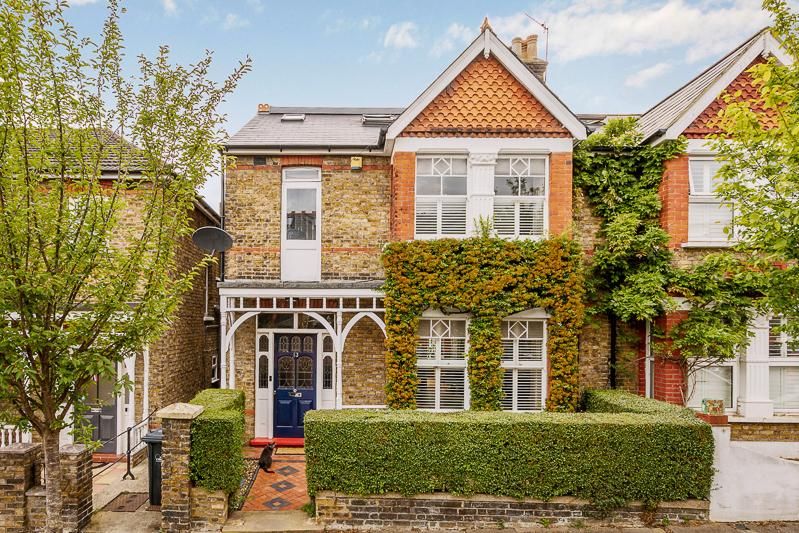 4 bed semidetached house for sale in Kingsley Avenue, Ealing, London