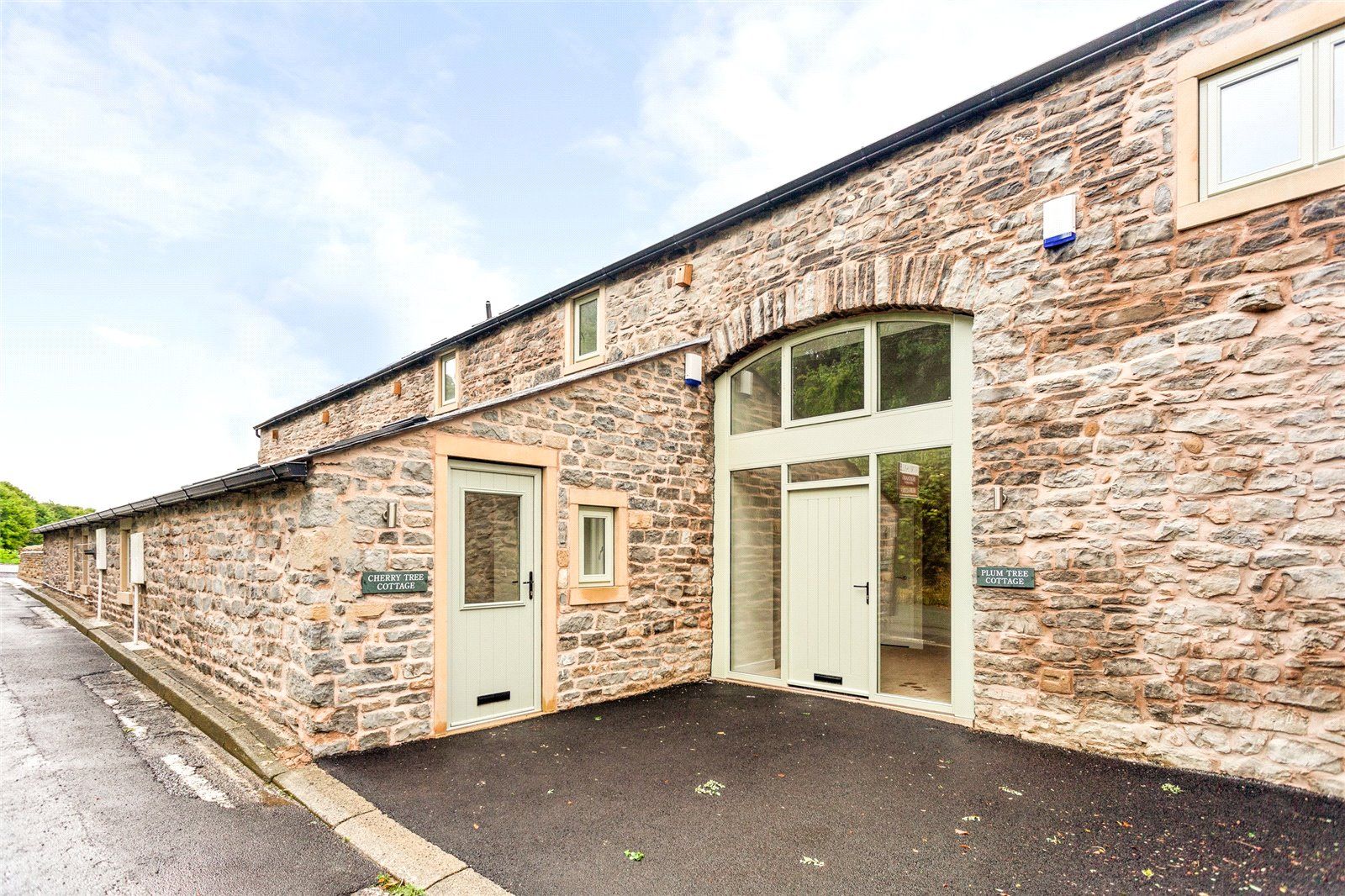 3 bed terraced house for sale in Skipton Road, Gisburn, Clitheroe