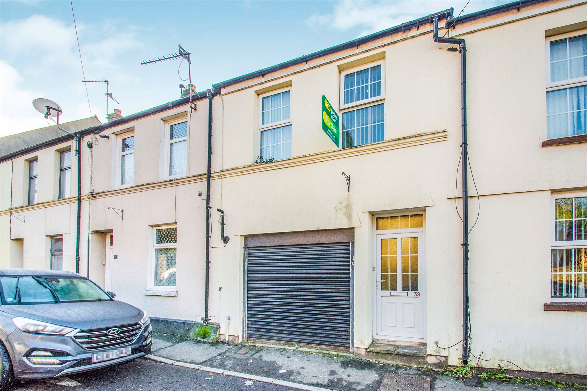 3 bed semidetached house for sale in Merthyr Road, Tongwynlais