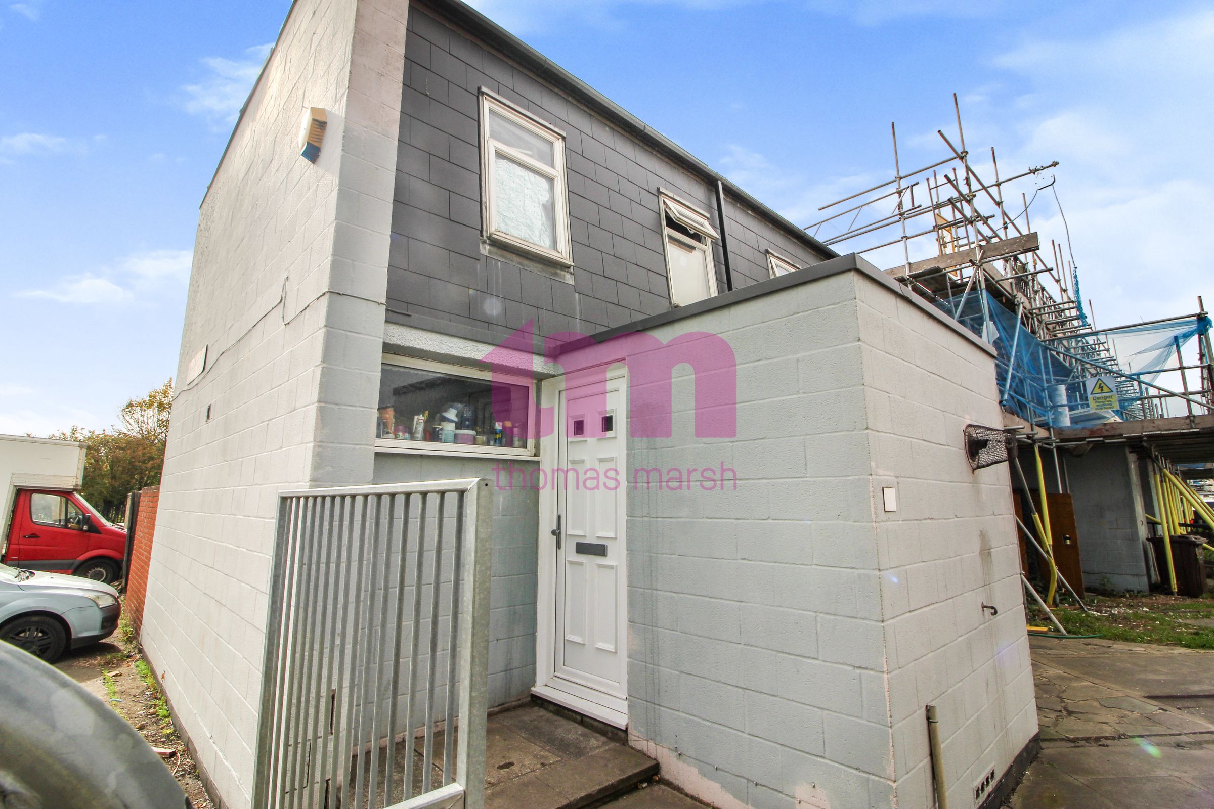 3 bed end terrace house for sale in Adelaide Road, Tilbury RM18 Zoopla