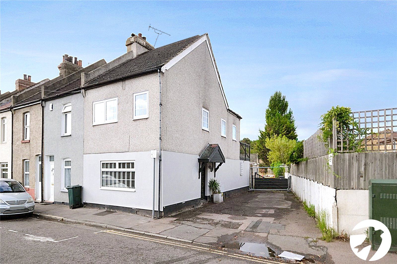 3 bed end terrace house for sale in King Edward Road, Greenhithe, Kent