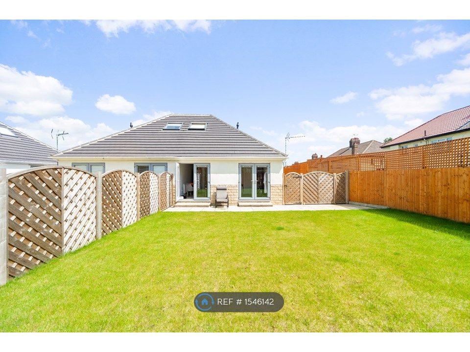 3 bed bungalow to rent in Redesdale Grove, Leeds LS16 Zoopla