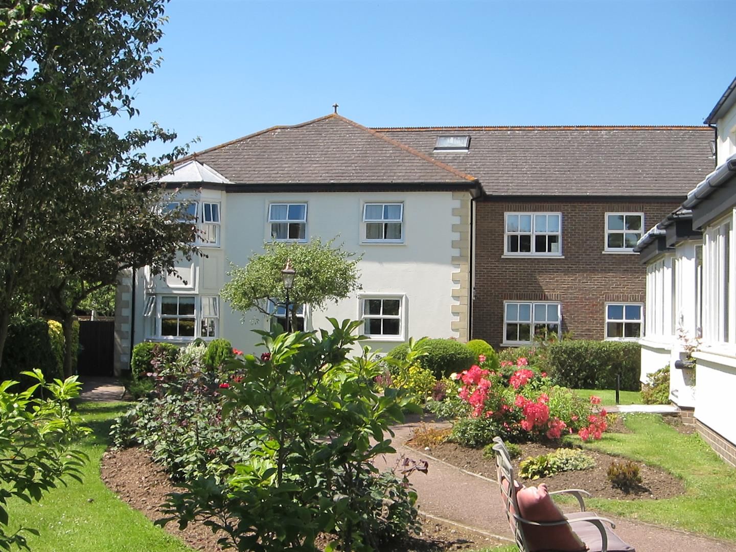 2 bed flat for sale in 2 Bedroom, St Judes Close, Englefield Green TW20