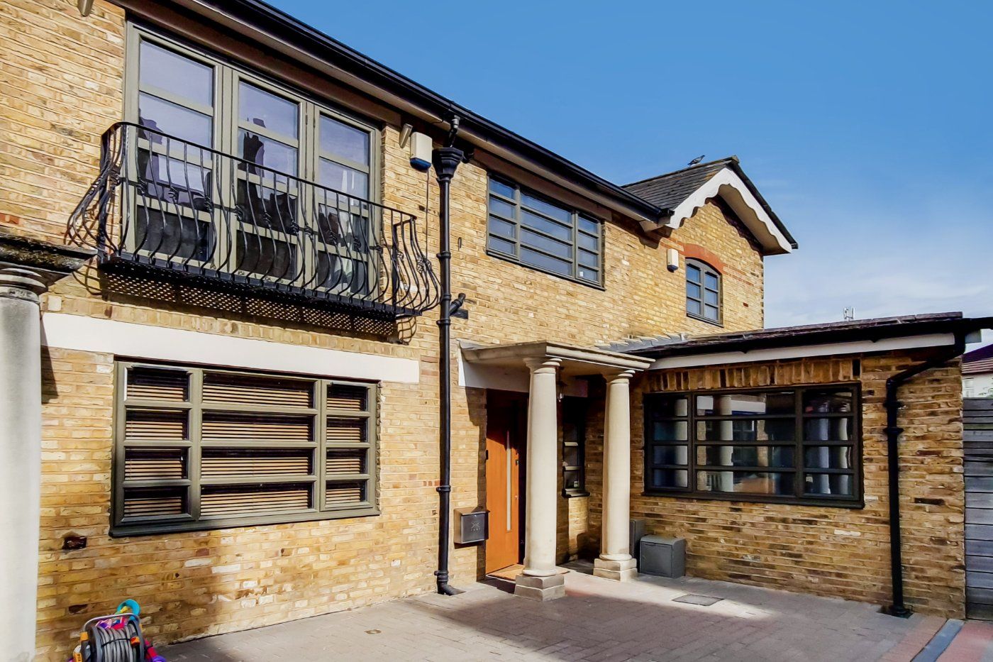 2 bed end terrace house for sale in Meadowcourt Road, Blackheath