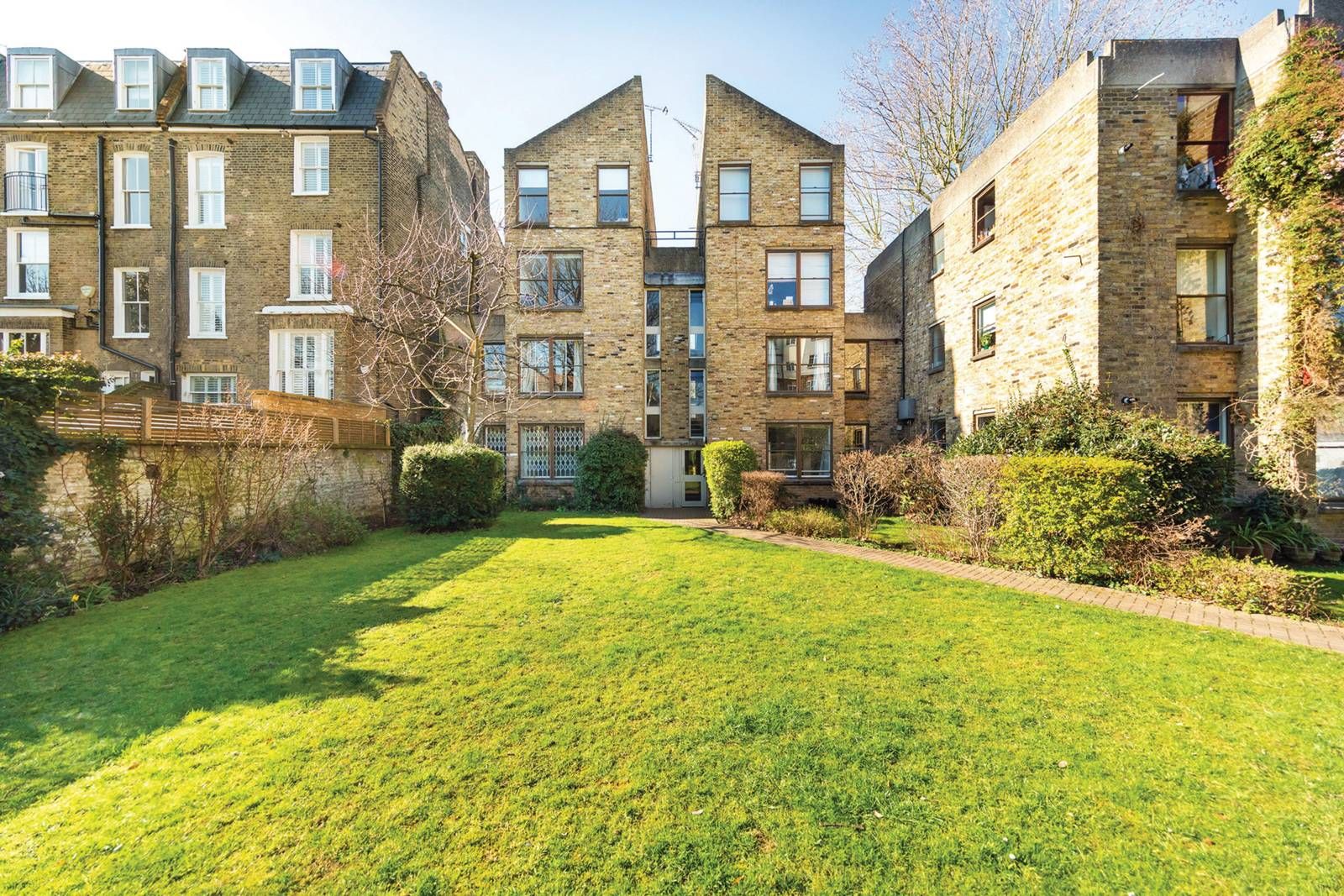 2 bed flat to rent in The Chase, Clapham, London SW4 Zoopla