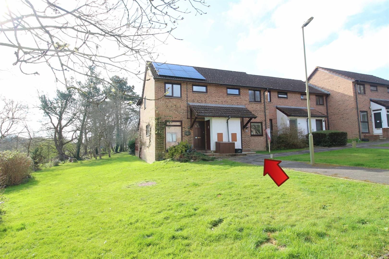 2 bed end terrace house for sale in Pennywell Gardens, New Milton BH25