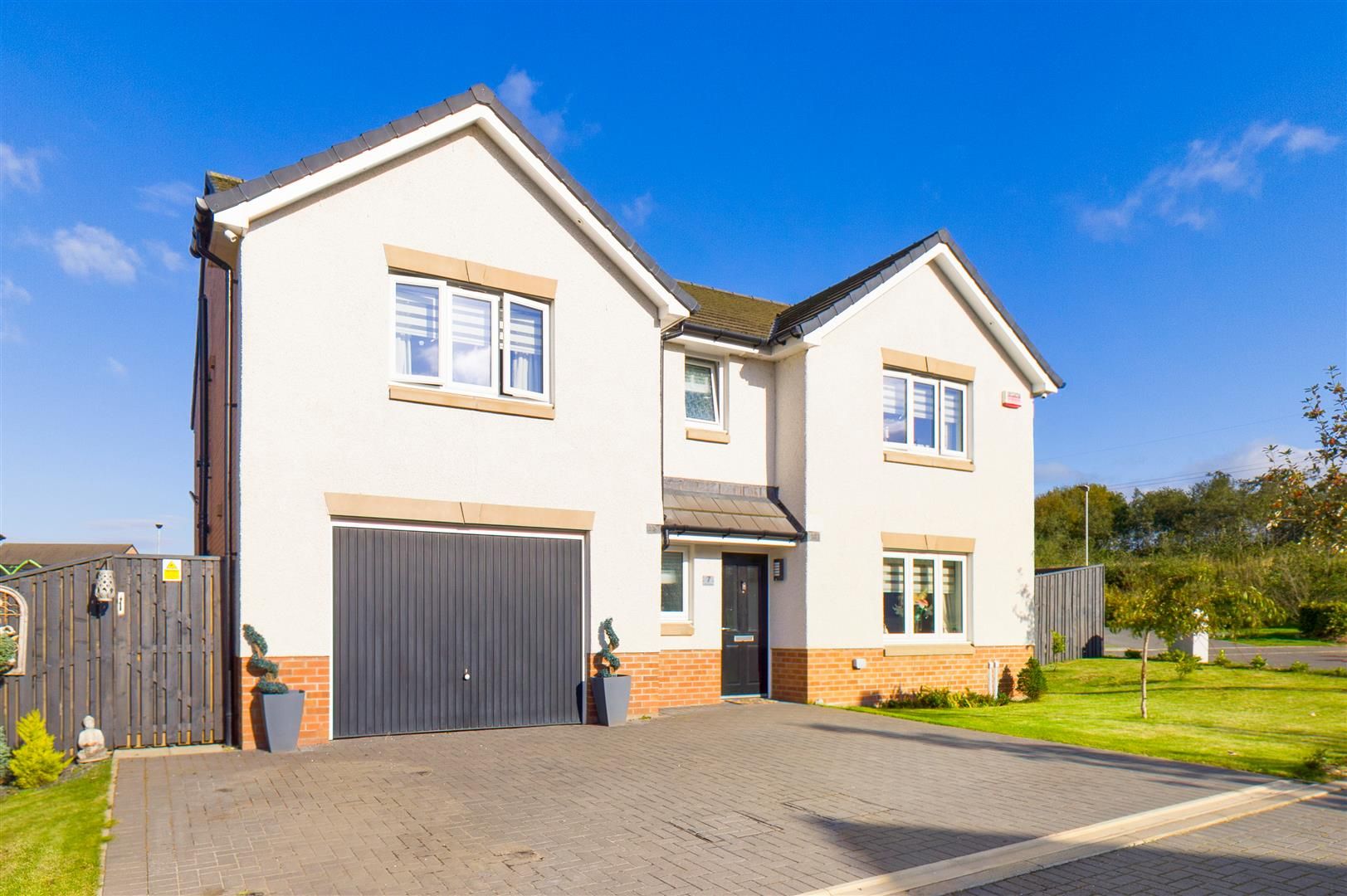 5 bed detached house for sale in Fortrose Gardens ML1 Zoopla