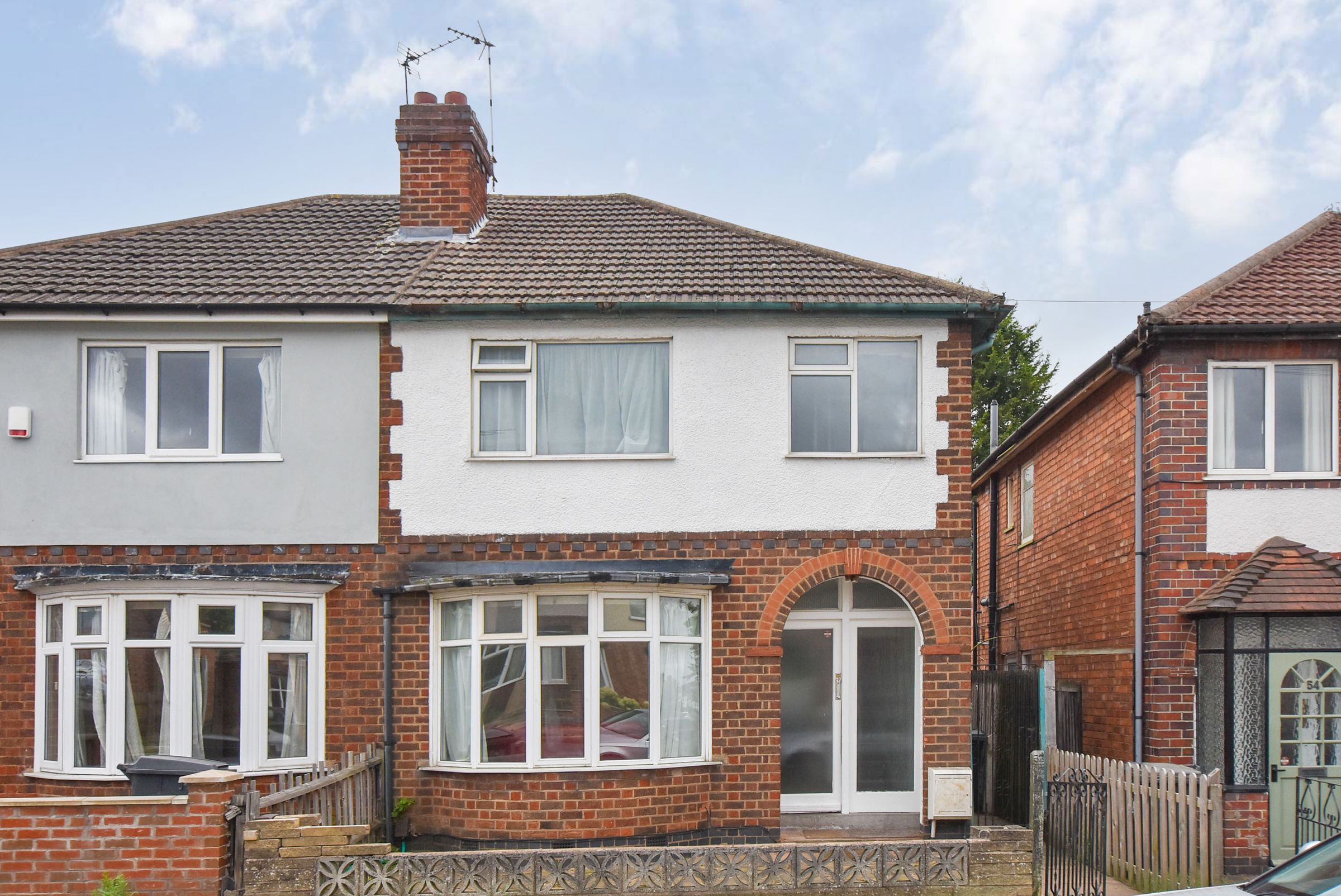 3 bed semidetached house for sale in Greenhill Road, Clarendon Park