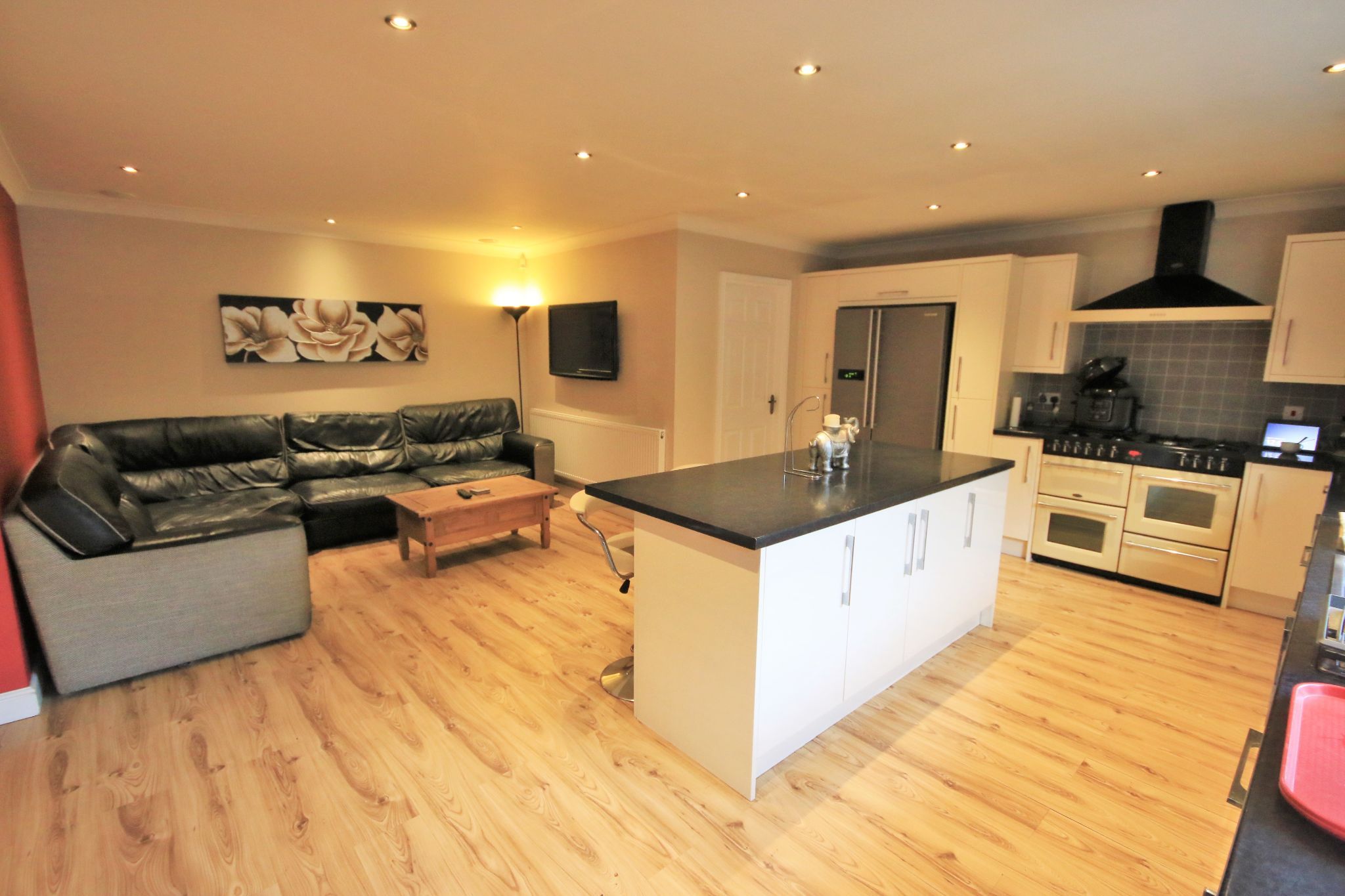 Room to rent in Pemberton Road, Winstanley, Wigan WN3 Zoopla