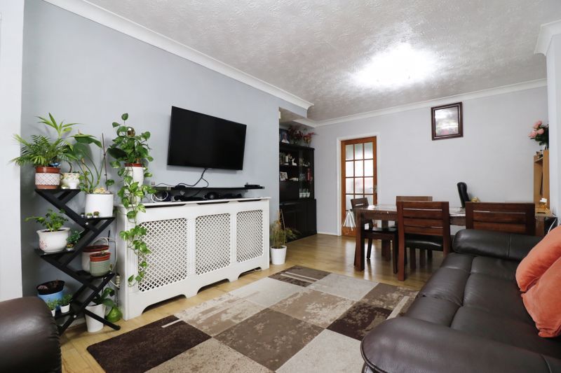 3 bed terraced house for sale in Tweed Road, Langley, Slough SL3 Zoopla
