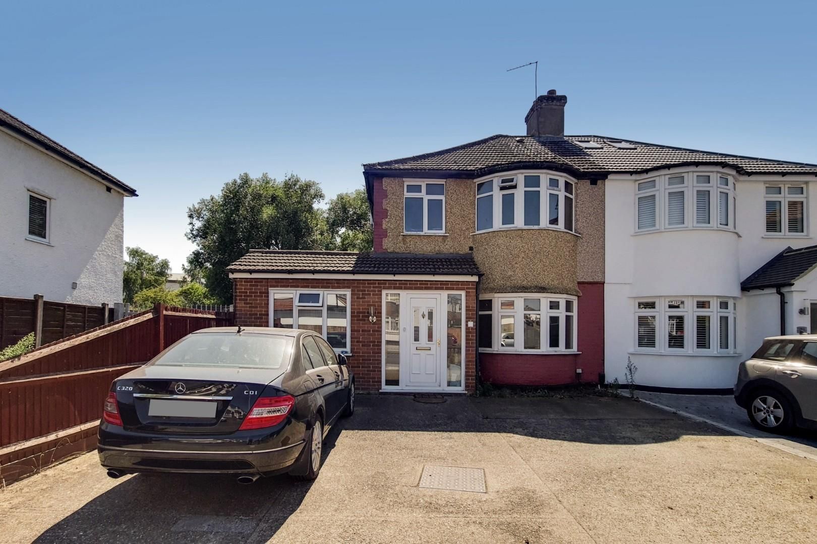 4 bed property for sale in Lea Crescent, Ruislip HA4 Zoopla