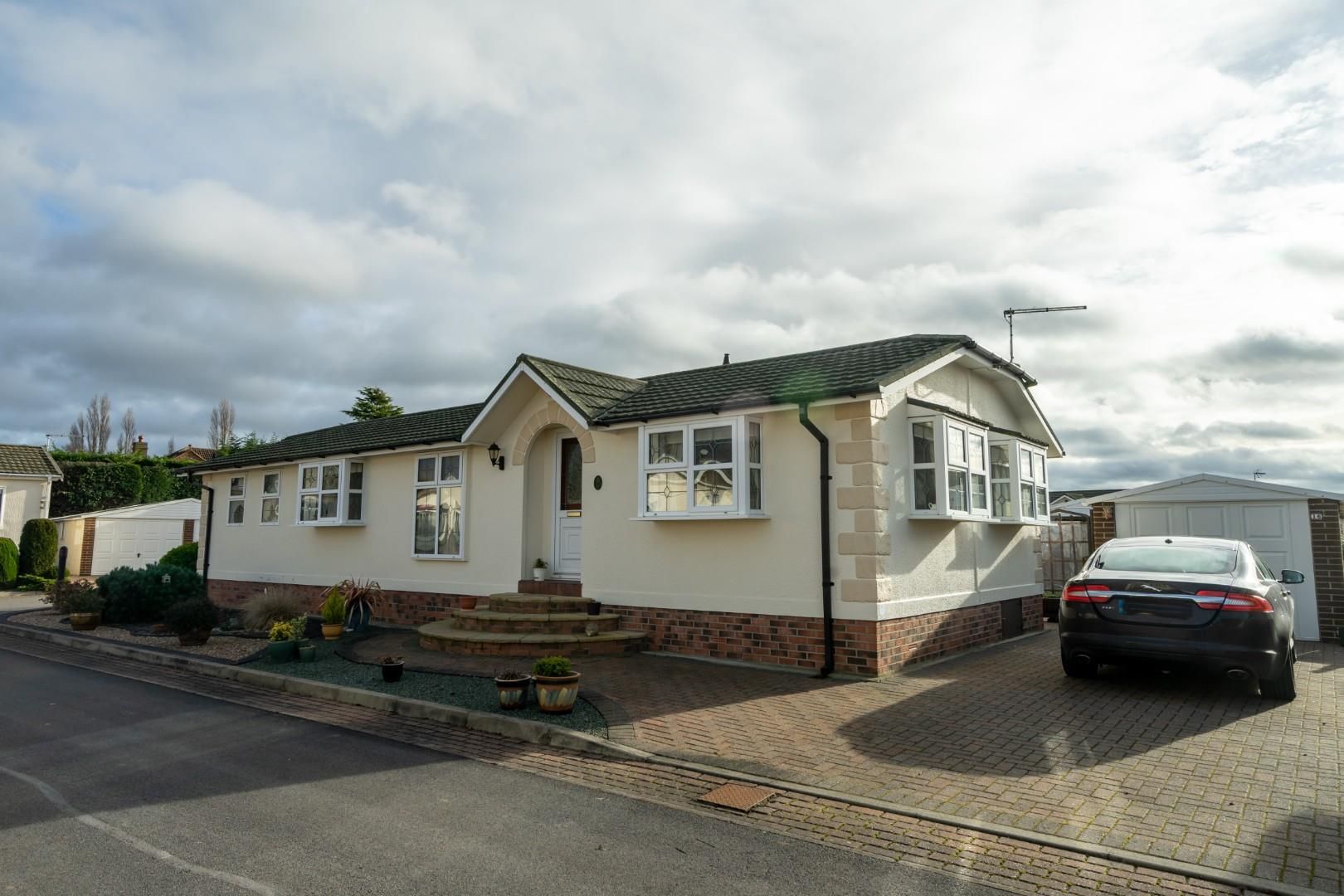 3 bed detached bungalow for sale in The Willows, Acaster Malbis, York