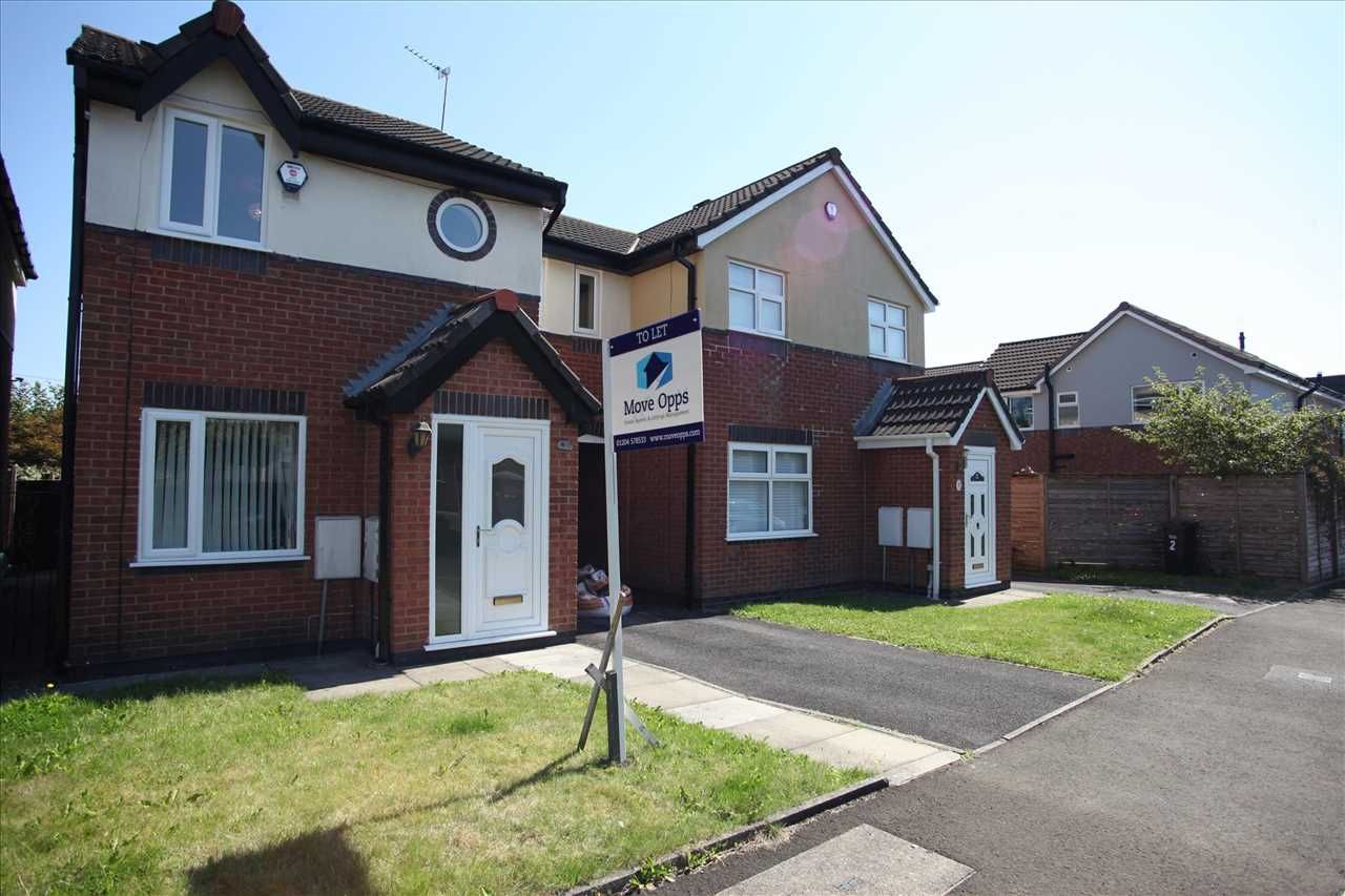 3 bed semidetached house to rent in Elham Close, Stoneclough