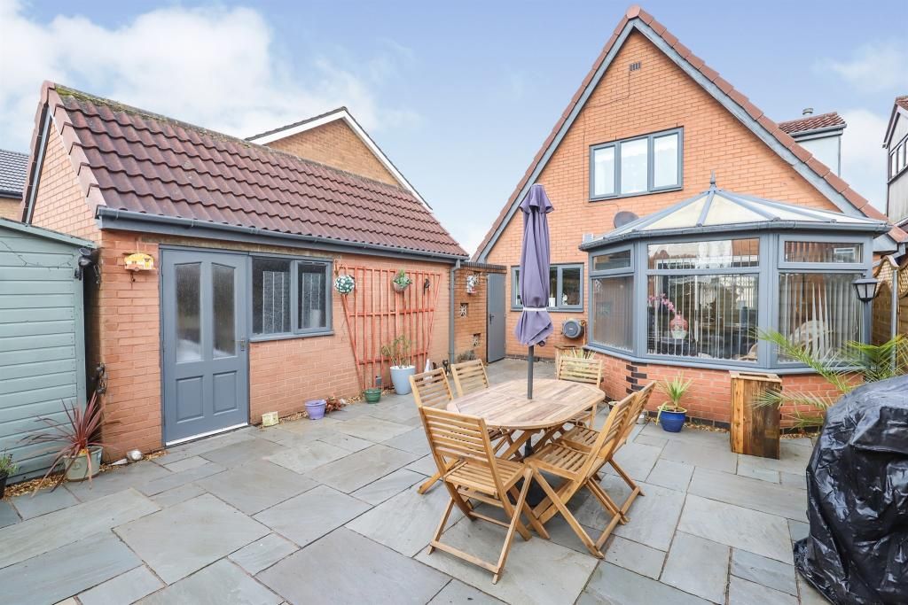 3 bed detached house for sale in Mill Lane, Willenhall WV12 Zoopla