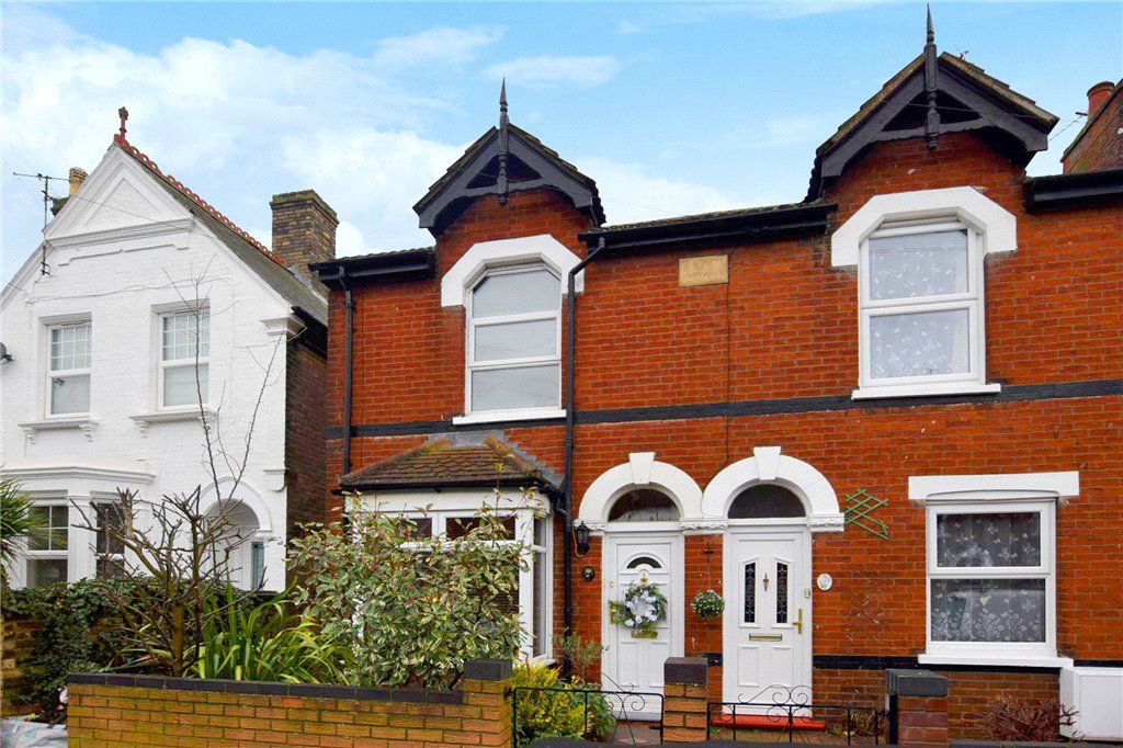 3 bed semidetached house for sale in Gladstone Road, Colchester, Essex