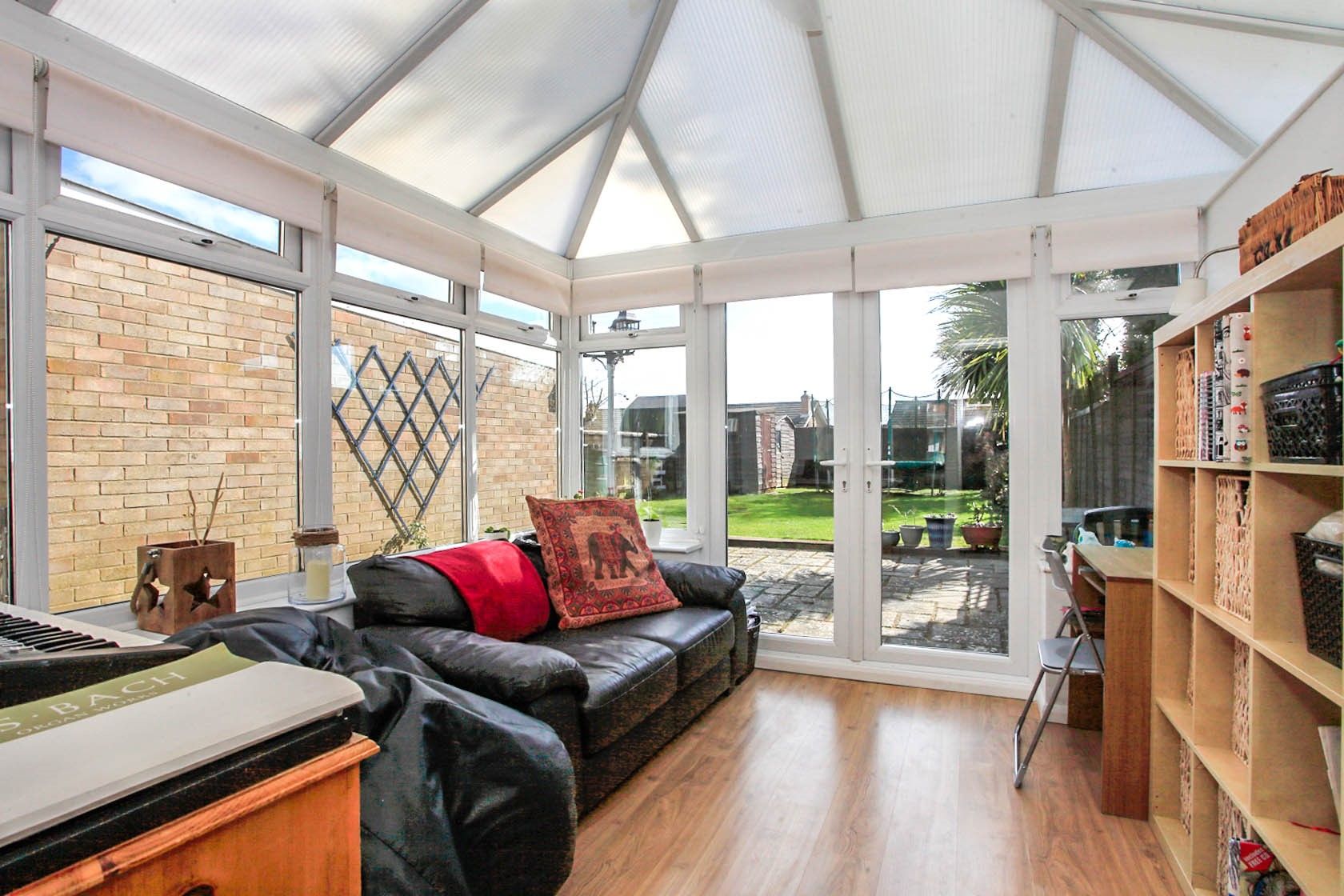 3 bed semidetached house for sale in Coventry Close, Werrington