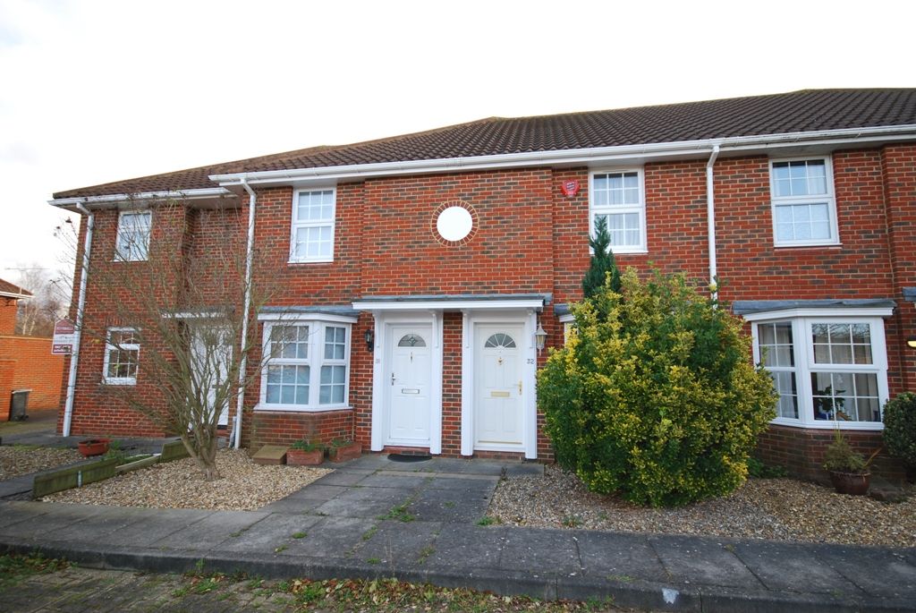 2 bed terraced house to rent in Longcroft Gardens, Welwyn Garden City