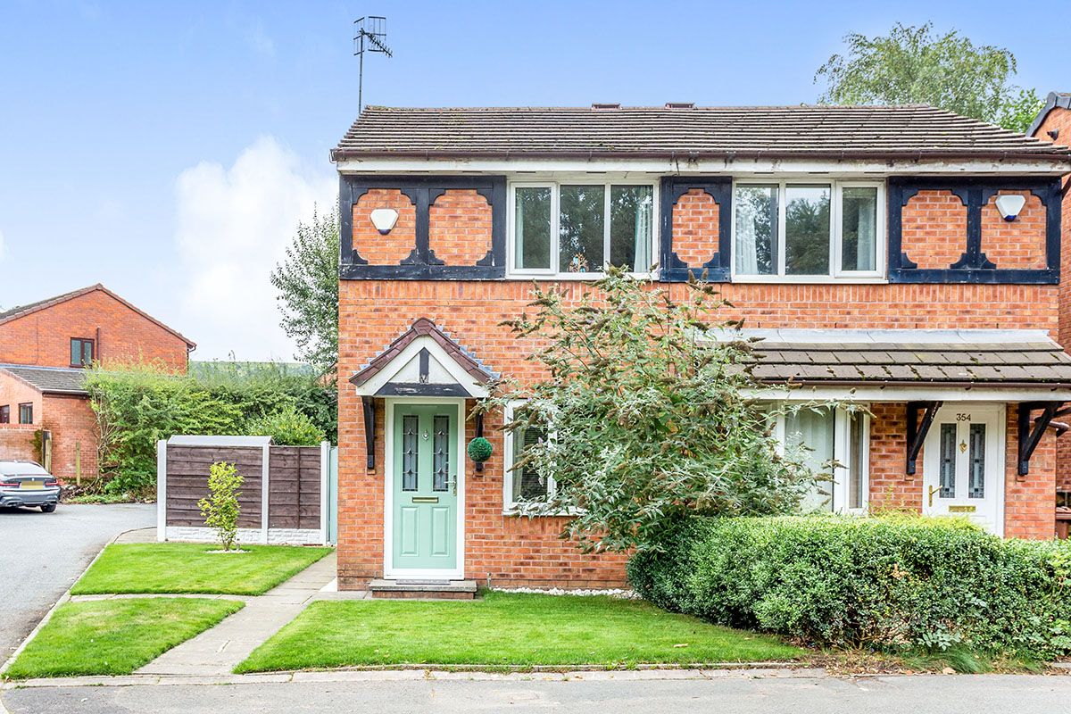 2 bed semidetached house for sale in Milnrow Road, Shaw, Oldham, Greater Manchester OL2 Zoopla