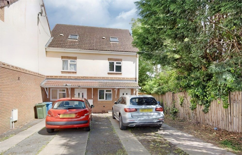 3 bed end terrace house for sale in Dam Mill Close, Codsall