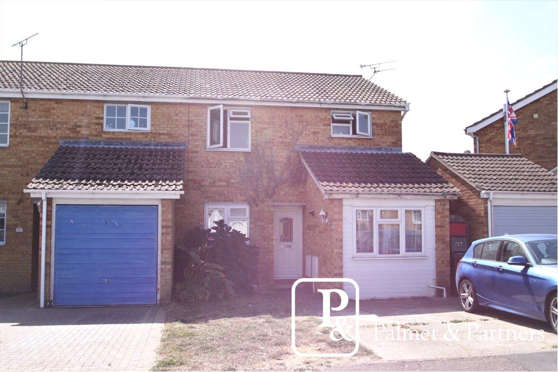 3 bed end terrace house for sale in Havering Close, ClactonOnSea