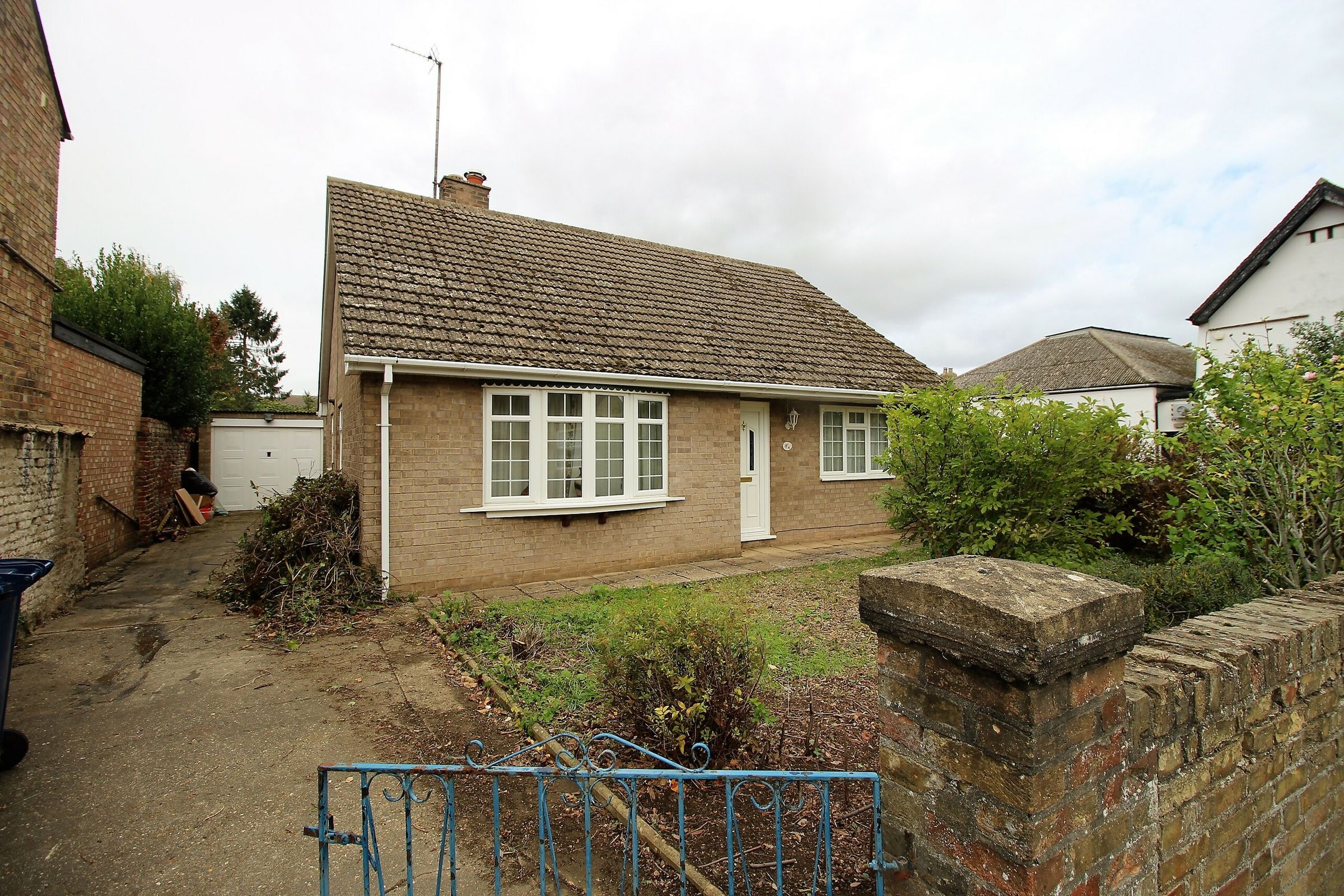 2 bed detached bungalow for sale in Lambs Lane, Cottenham, Cambridge