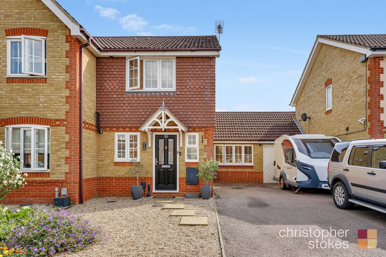 2 bed semidetached house for sale in Cohen Close, Cheshunt, Waltham