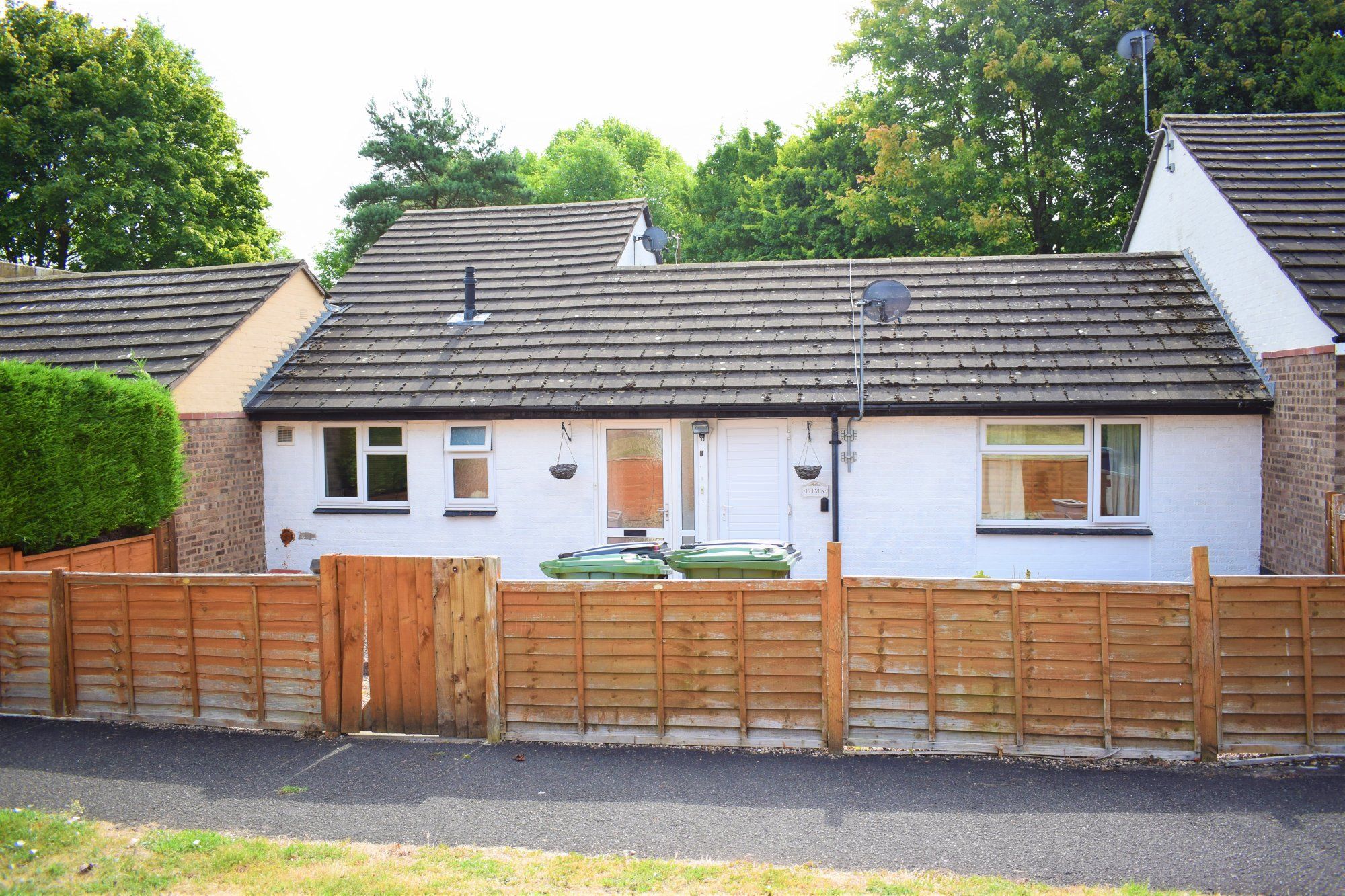 2 bed detached bungalow for sale in Meadow Road, Droitwich WR9 Zoopla