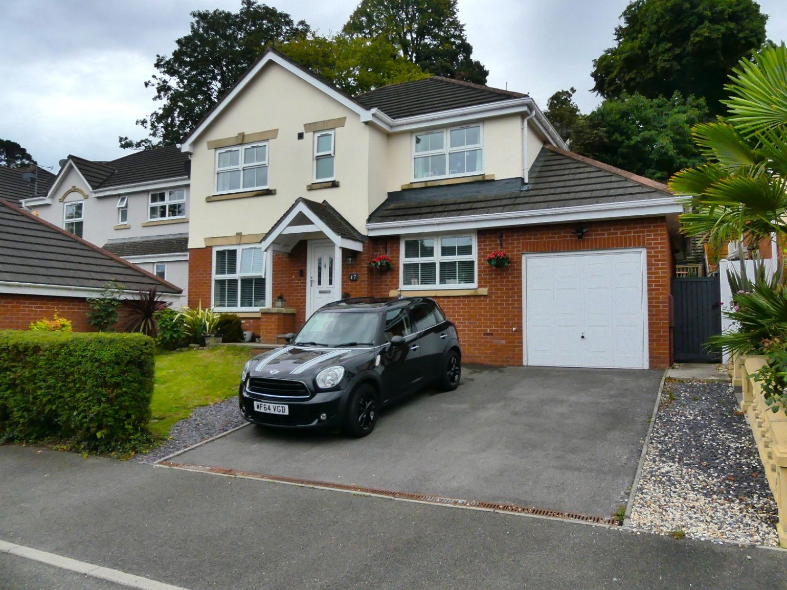 4 bed detached house for sale in Orleigh Avenue, Newton Abbot TQ12 Zoopla