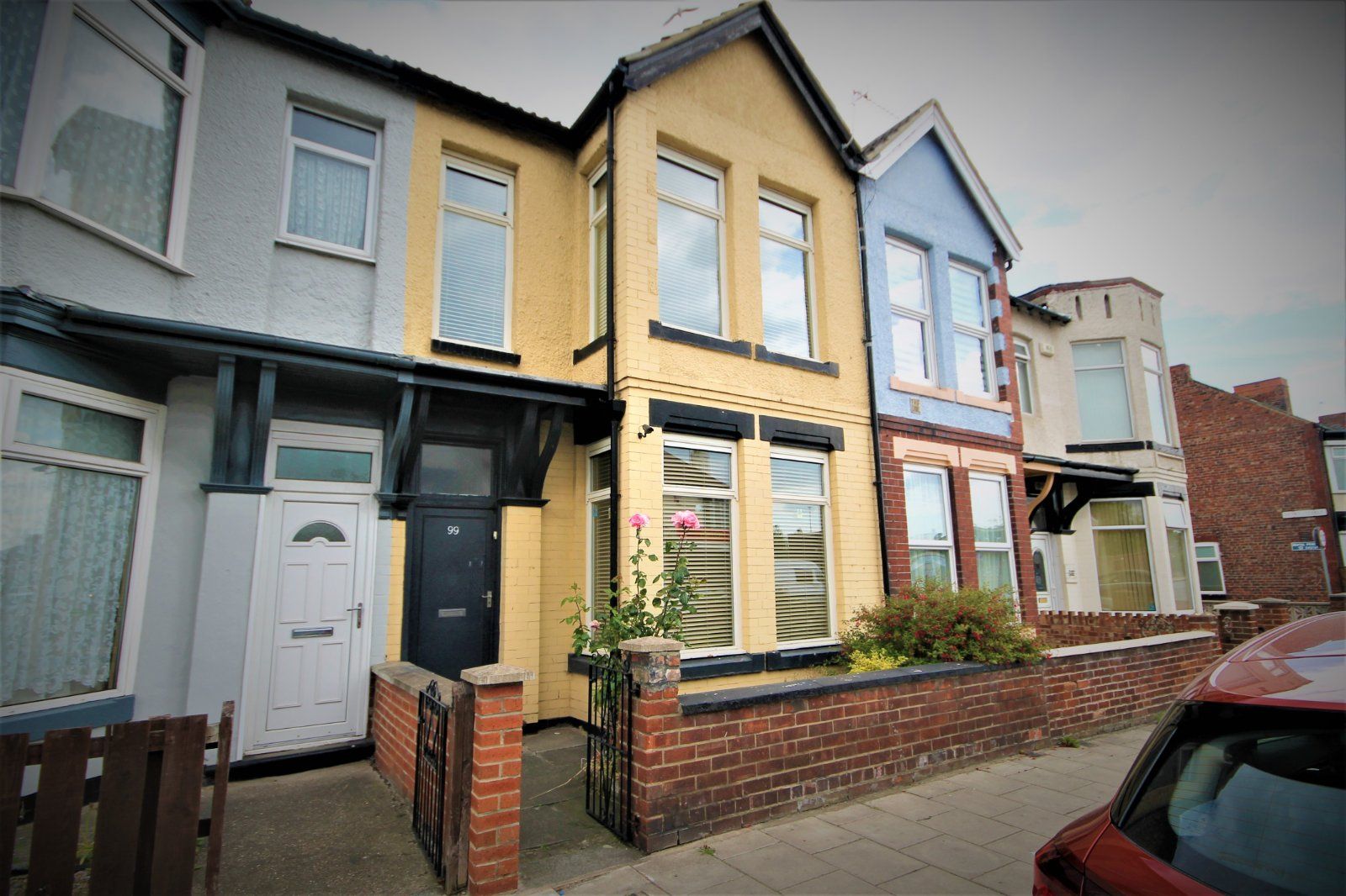 3 bed terraced house for sale in Kings Road, North Ormesby