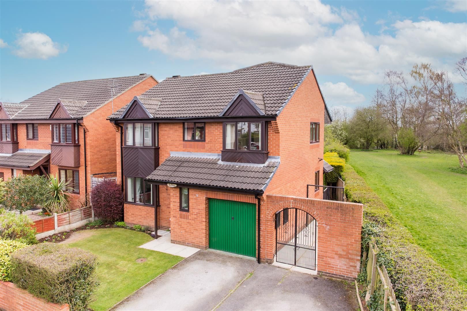 Austhorpe Drive, Leeds LS15  