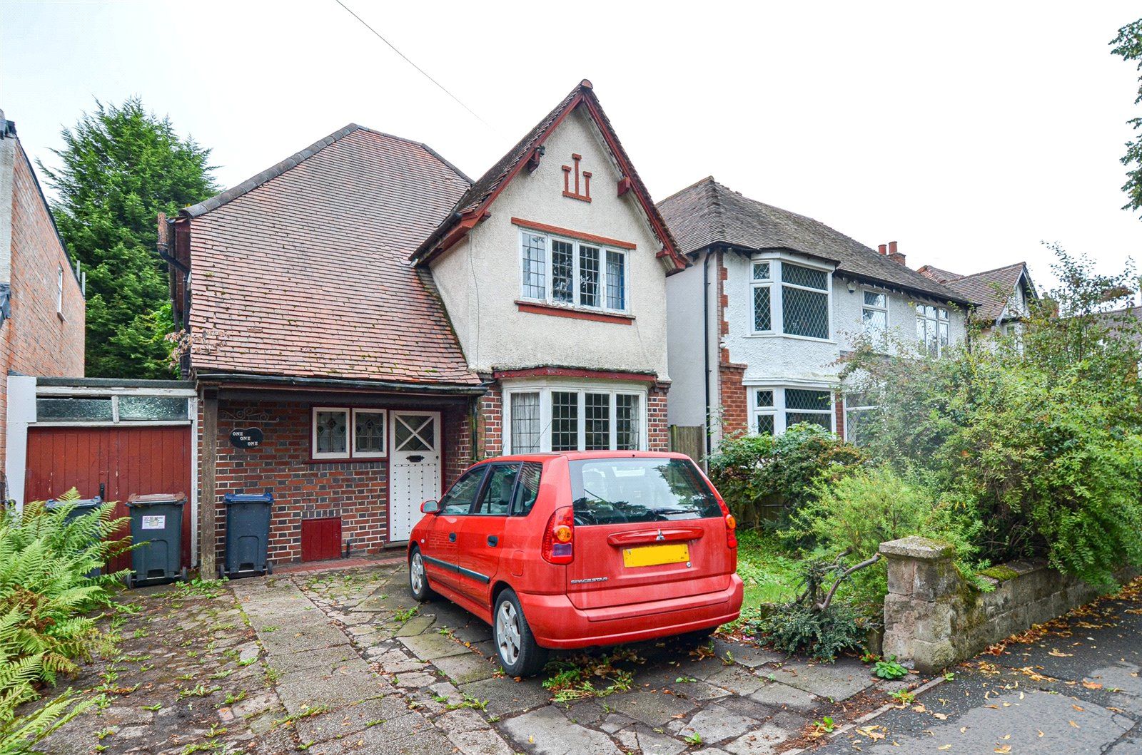 3 bed linkdetached house for sale in Vicarage Road, Kings Heath